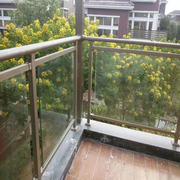 阳台护栏